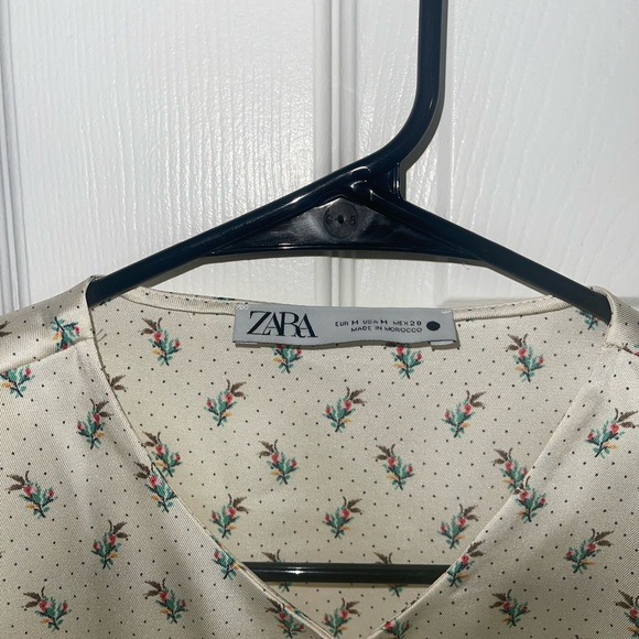 Zara Floral Print Cropped Satin Blouse (M) - Picture 9 of 12